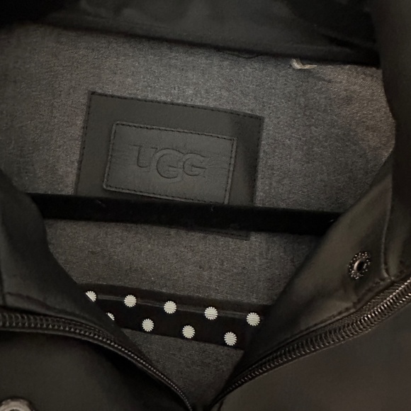 Ugg Rubberized Matte Raincoat - Picture 7 of 8